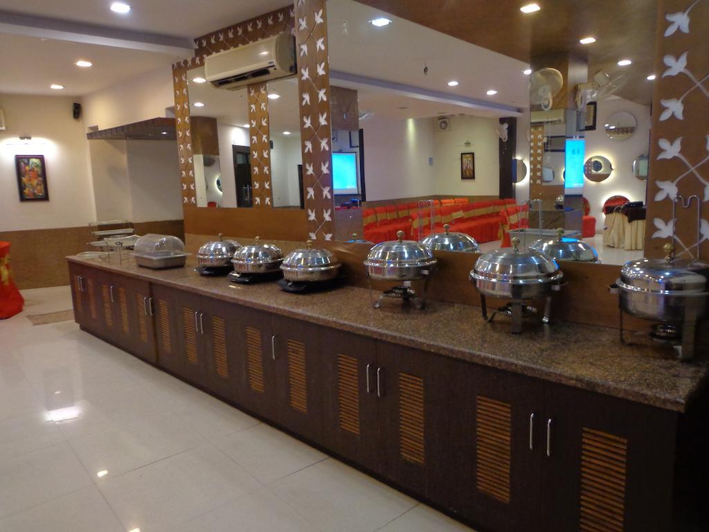 Aashyana Hotel อัลวาร์ ภายนอก รูปภาพ