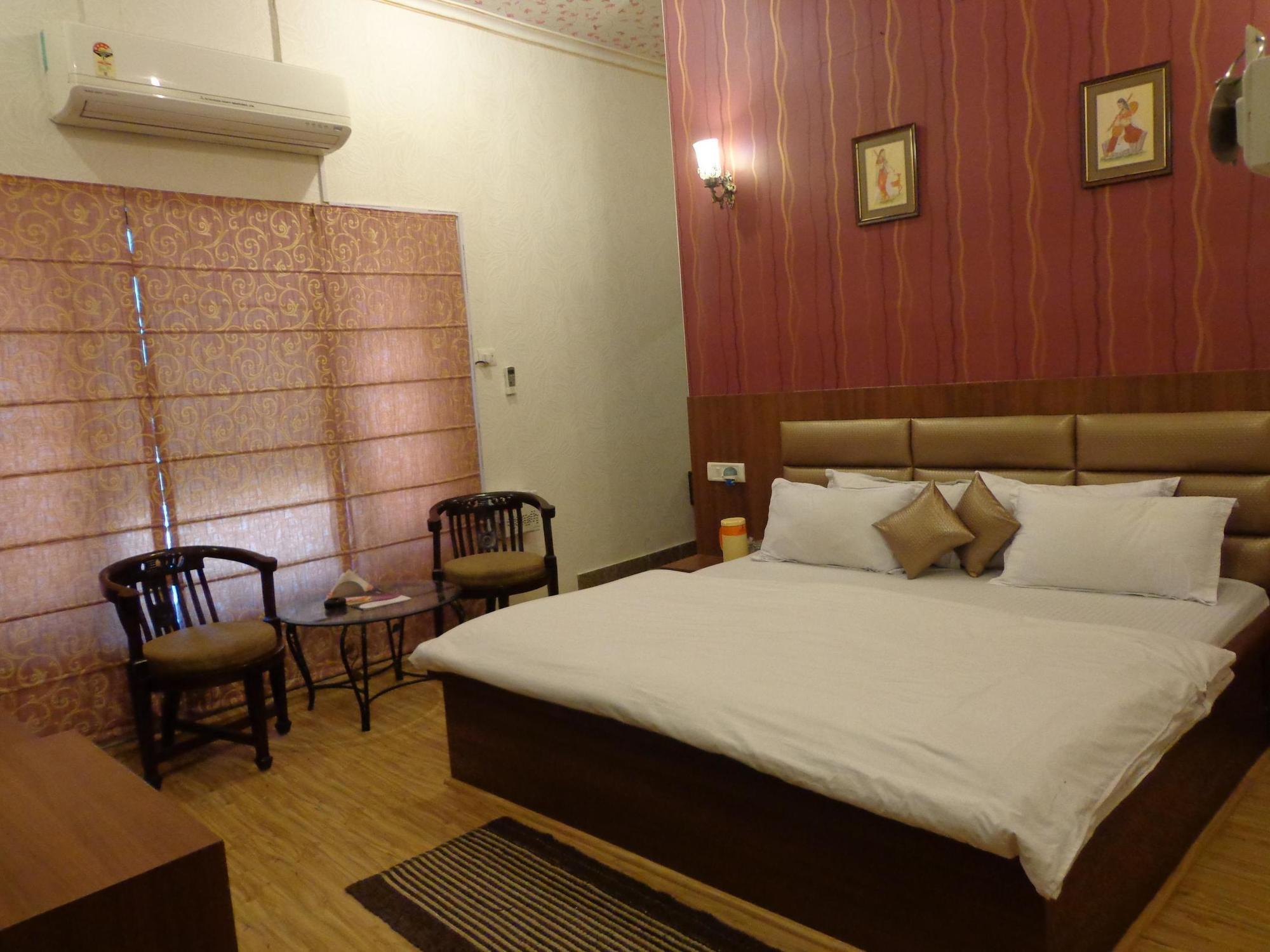 Aashyana Hotel อัลวาร์ ภายนอก รูปภาพ