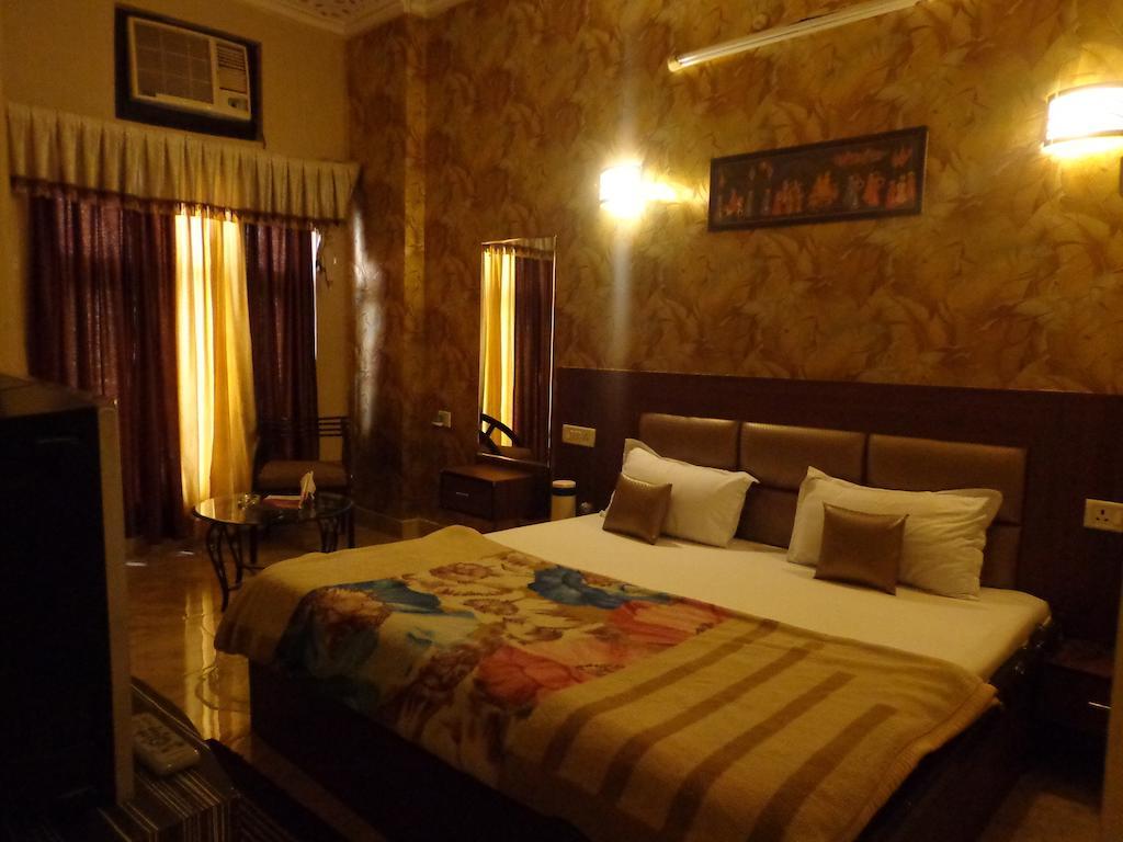 Aashyana Hotel อัลวาร์ ภายนอก รูปภาพ